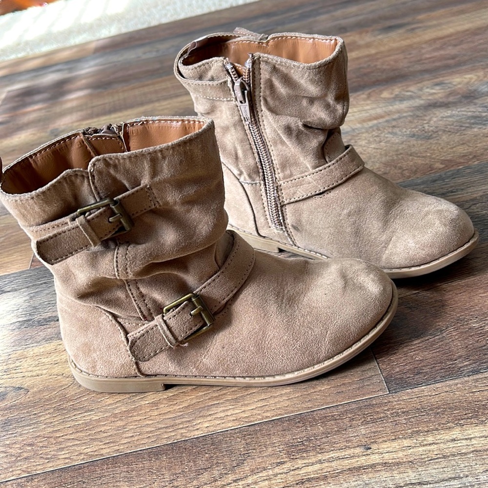 Girls Boots